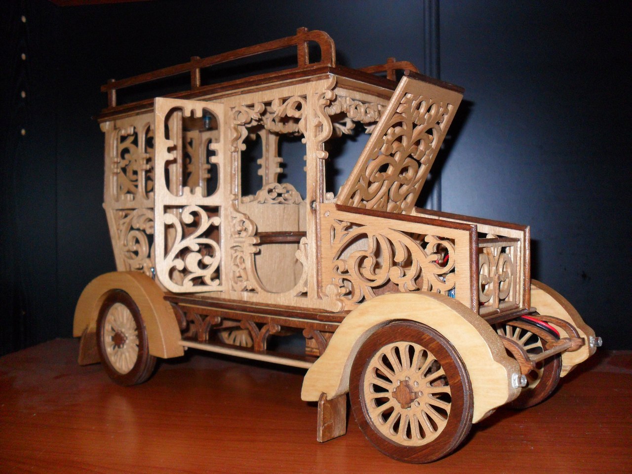 Wooden 3D classic car assembly puzzle